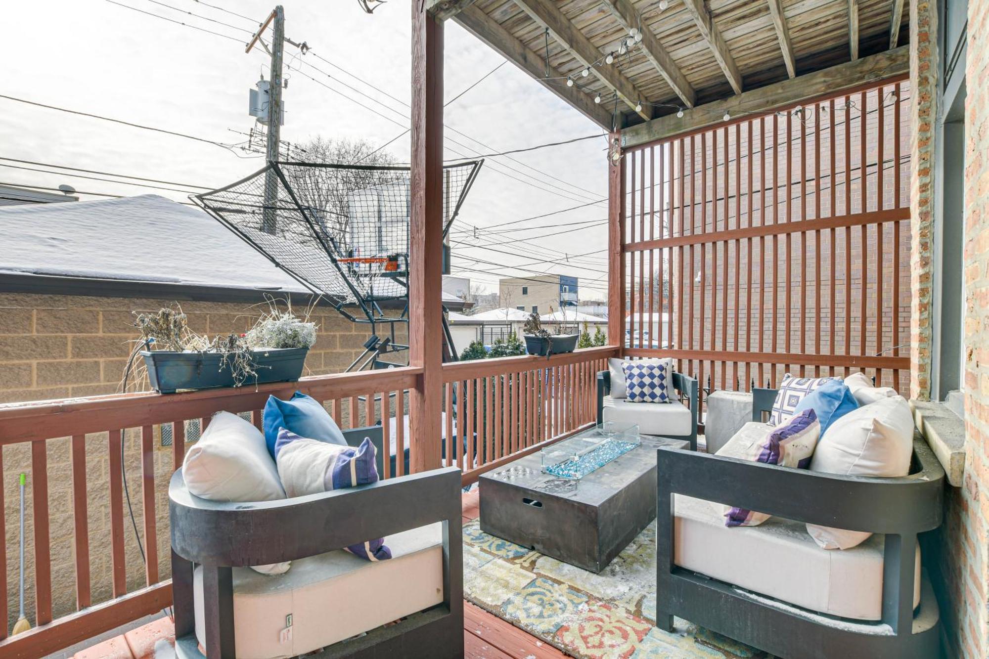 Spacious Condo With Deck About 3 Mi To Downtown Chicago! Экстерьер фото