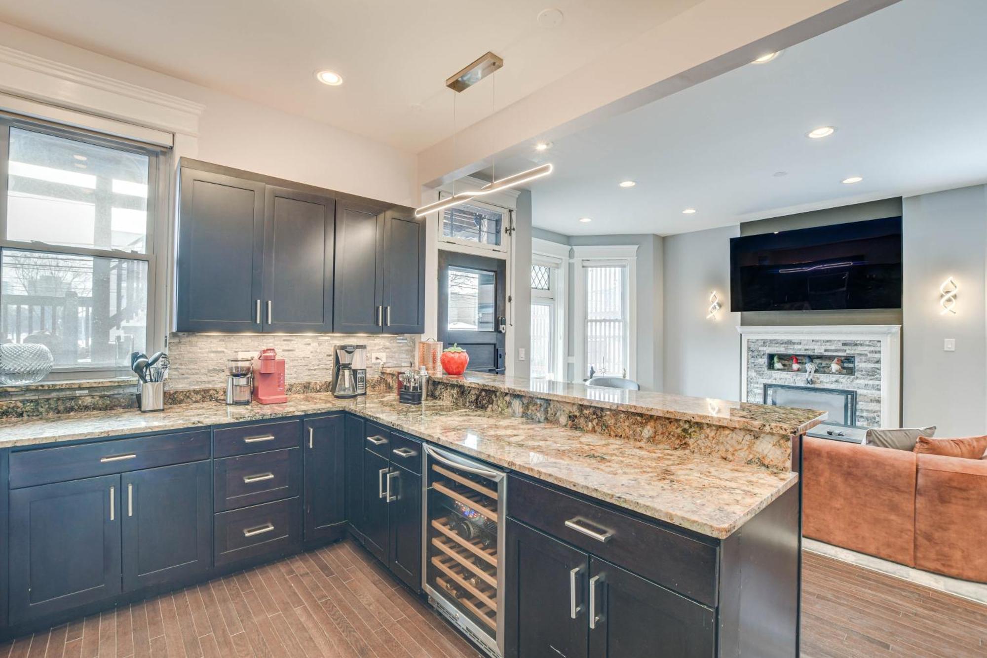 Spacious Condo With Deck About 3 Mi To Downtown Chicago! Экстерьер фото