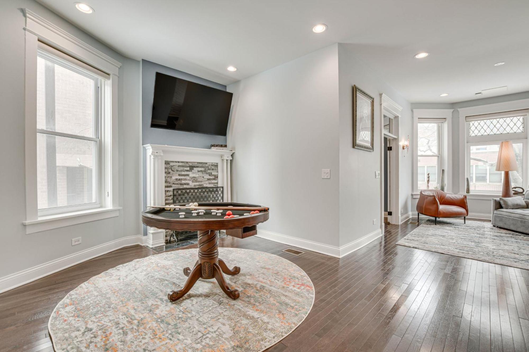Spacious Condo With Deck About 3 Mi To Downtown Chicago! Экстерьер фото