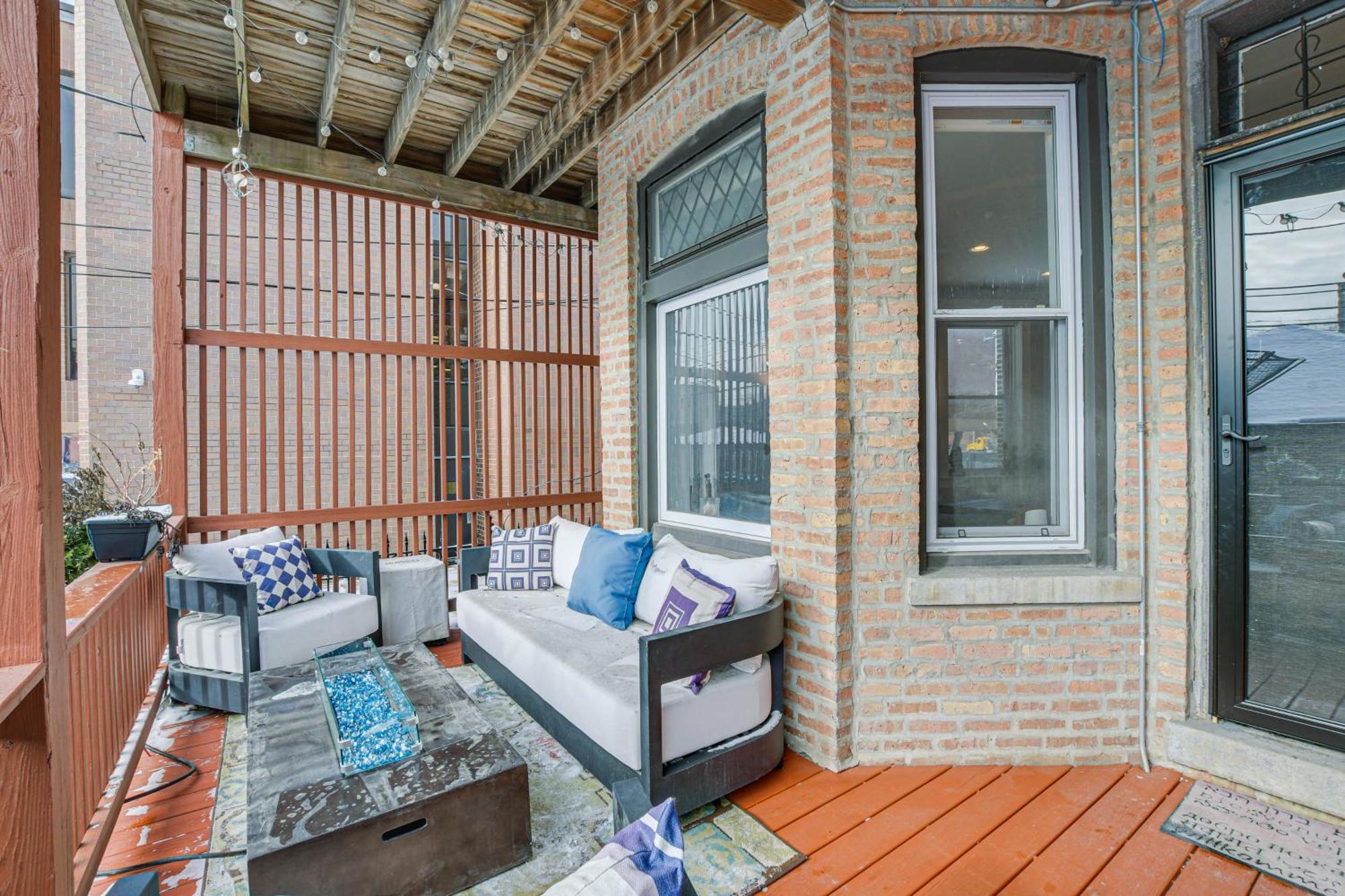 Spacious Condo With Deck About 3 Mi To Downtown Chicago! Экстерьер фото