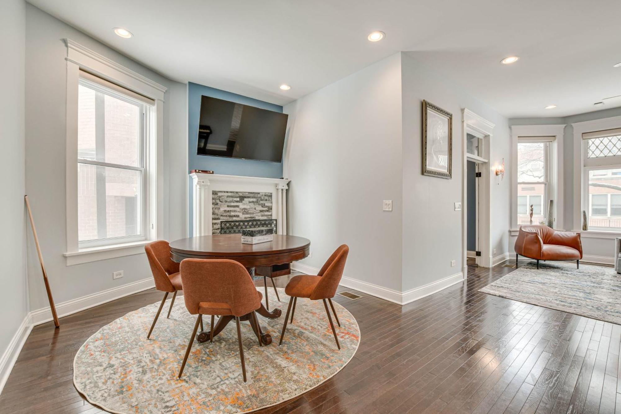 Spacious Condo With Deck About 3 Mi To Downtown Chicago! Экстерьер фото